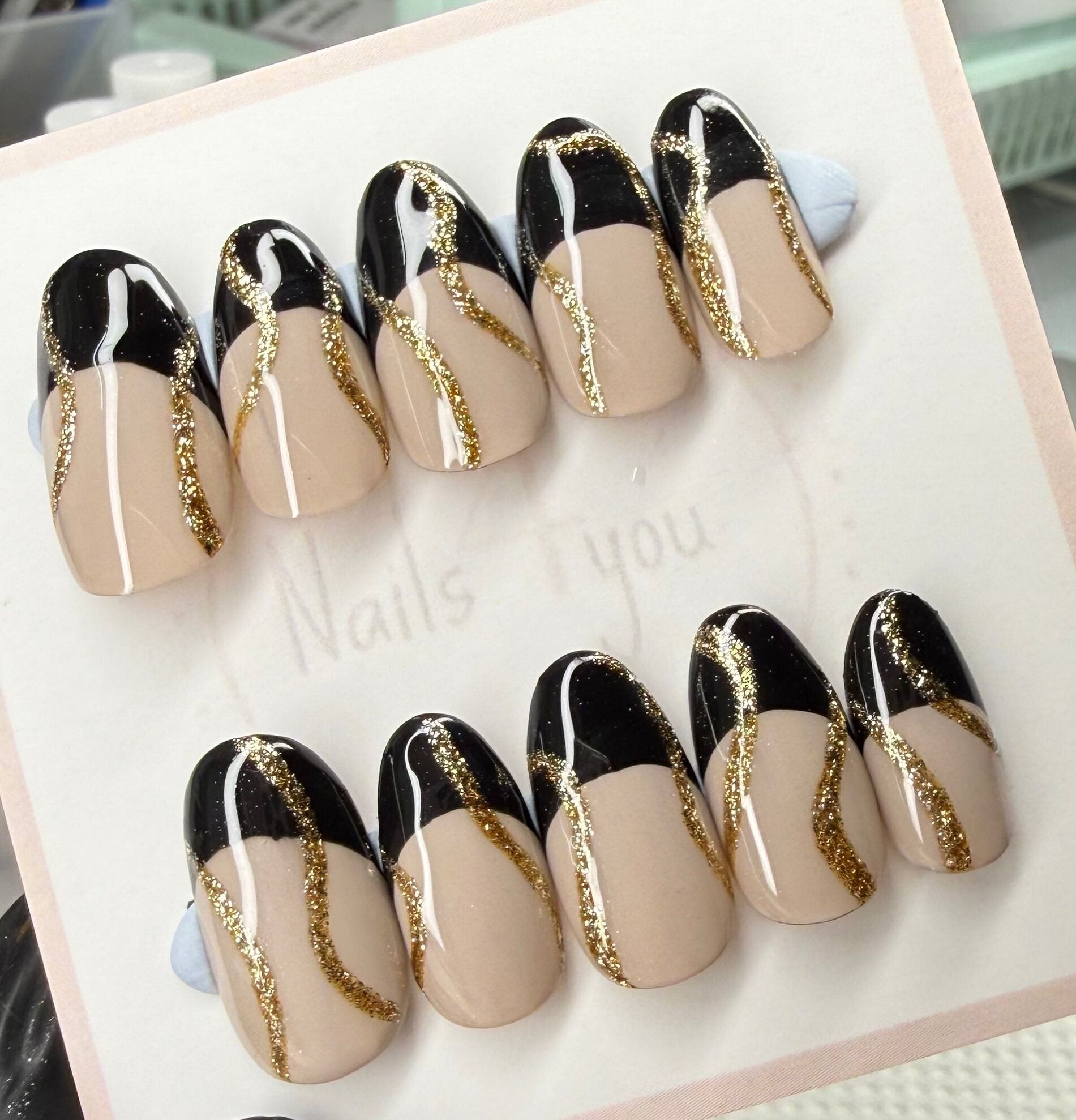 green emerald velvet dress Black Gold Aura – Nails4you.studio